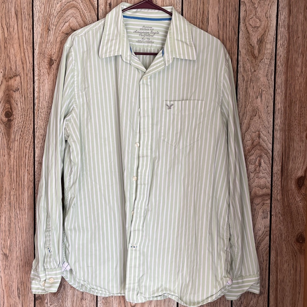 American Eagle vintage fit button down shirt